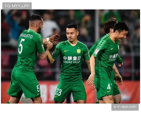 从街头足球到世界杯荣耀：巨星崛起改写历史篇章