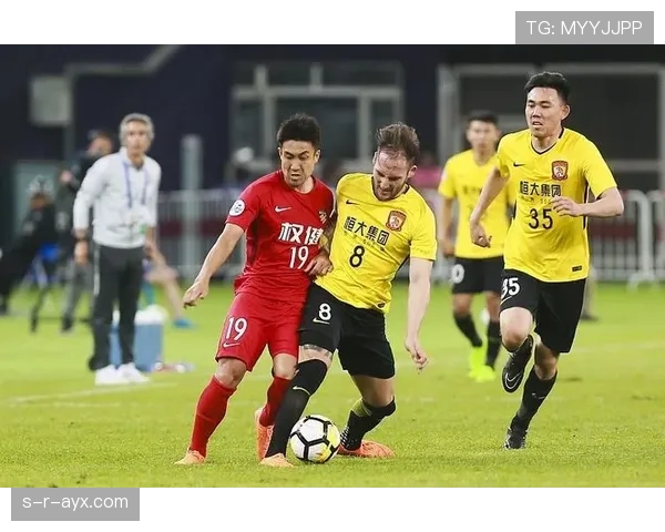 中国足球3亿球迷关注下,近期发展态势与竞技水平走势分析 中国足球3亿球迷关注下,近期发展态势与竞技水平走势分析