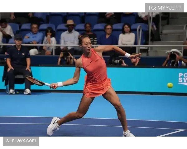 郑钦文球场上霸气，私下却爱买买买，钱包像水一样花得干净！